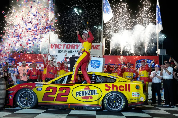 Joey Logano ends victory drought in NASCAR points return to North Wilkesboro